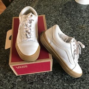 BRAND NEWS White Old Skool Vans